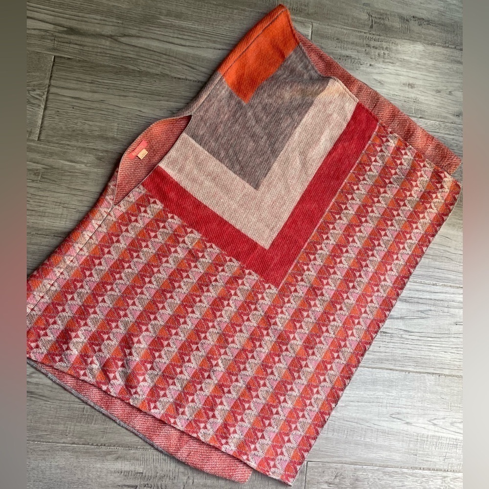 Sol Alpaca Poncho 100% Alpaca Open Sided Geometric Print Red/Pink/Gray/Cream O/S